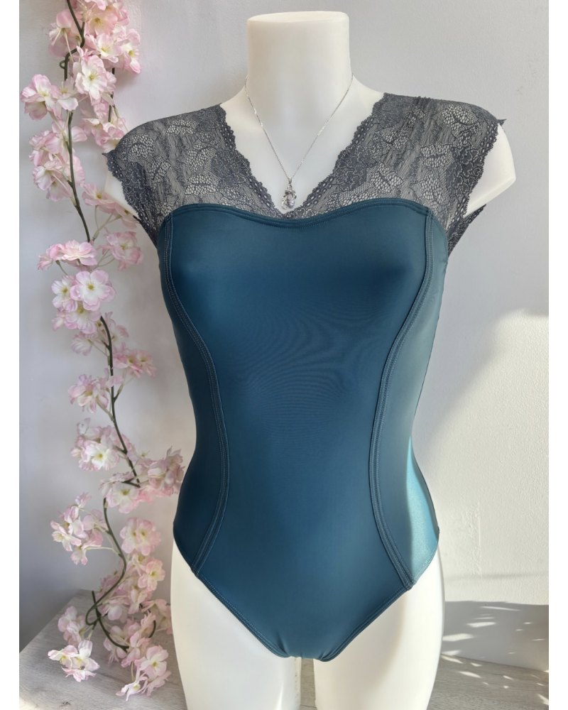 Justaucorps en dentelle 958 de la marque DEGAS