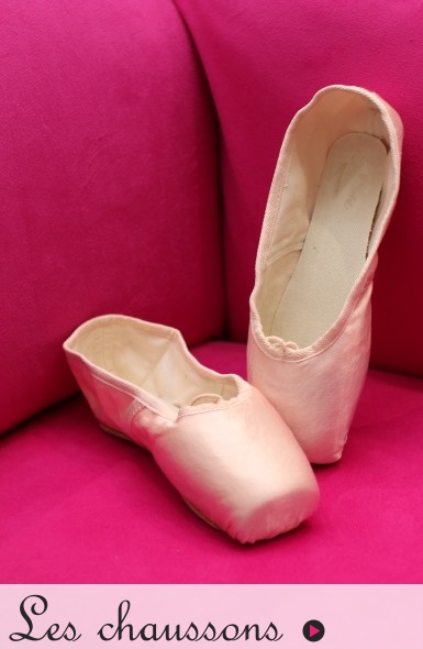 Chausson de danse sur fond rose